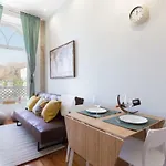 Host Wise - Charming Flat With Netflix - River View Διαμέρισμα *