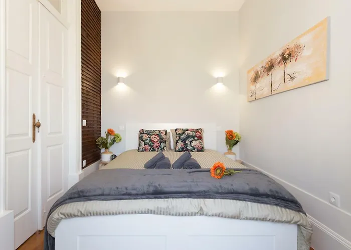 Host Wise - Charming Flat With Netflix - River View Апартаменты *