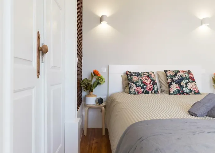 Host Wise - Charming Flat With Netflix - River View Порту