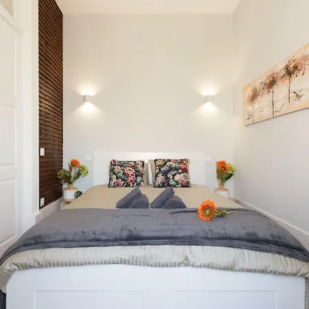 Host Wise - Charming Flat With Netflix - River View דירה *