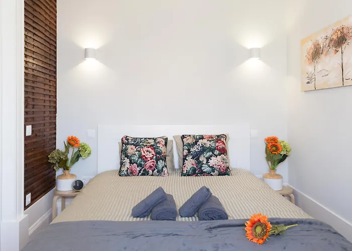 Host Wise - Charming Flat With Netflix - River View