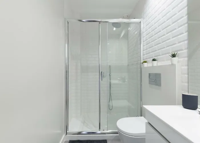 Host Wise - Charming Flat With Netflix - River View